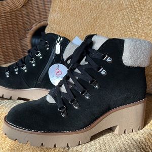 NWT Blondo Waterproof Black Leather Suede Faux Fur Trims Lace Up Boots size 8.5